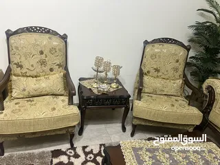 3 طقم كنب زان مع طاولات وسط