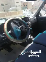  7 باص نيسان مقفل