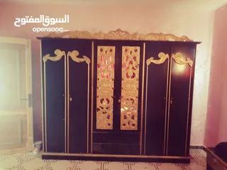  1 #غرفة #نوم لون ذهبي واسود ملوكي خشب لاتيه ملبسة mdf خشبها ممتاز وثقيل سبب البيع التغيير السعر النهائ
