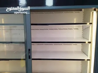  3 ثلاجات عرض وديلي وثلاجة شنينة او قشطة بحالة الوكالة