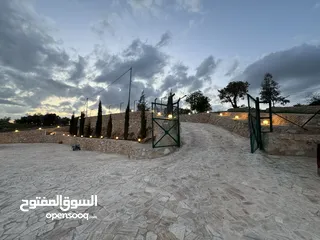  15 مزرعة مميزة في جرش مع بيت طابقين بسعر مميز للبيع