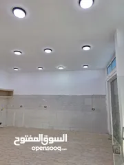  7 محلات تجارية وشقق للايجار في سوق مغير السرحان موقع مميز