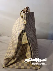  5 Louise vuitton