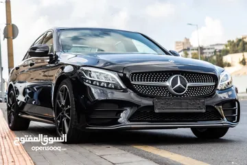  22 Mercedes C200 2019 Mild hybrid Amg kit   السيارة وارد الشركة و قطعت مسافة 60,000 كم فقط