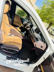  7 Lexus ES 300 Hybrid 2019 Gcc Car low km free Accident