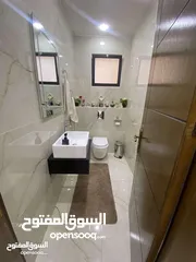  6 شقة مميزة للبيع   تشطيب سوبر ديلوكس  موقع استراتيجي مساحة الشقة 161 عمر البناء 3 سنوات