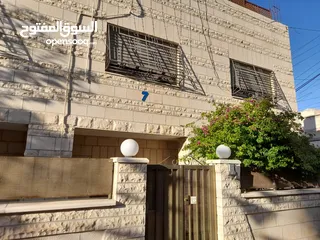  6 منزل مستقل للبيع في جبل التاج
