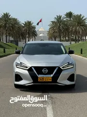  1 Nissan Maxima sv 2020