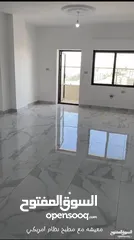  8 شقه في جبل الزهور منطقة مخدومة و حيوية