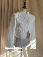  1 جاكيت "خرزة" الأبيض المطرز - لمسة أناقة لا مثيل لها!