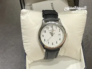  20 ساعة جلد سوداء أنيقة بتصميم كلاسيكي عصري، تجمع بين الفخامة والبساطة لتكمل أناقتك راقيه وحلوة جميلةة