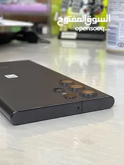  2 S22 Ultra 5G لزقات الشركة عليه