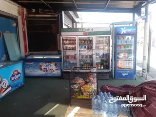  3 سوبر ماركت للبيع