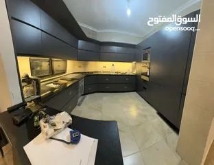  11 شقه مفروشة بالكامل