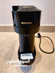  1 ماكينة تحضير القهوة نسبرسو باللون الأسود غير اللامع من فيرتو نكست سعر خاص!