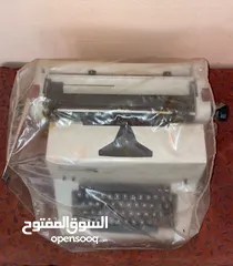  13 3 آلات طابعة يدوية وواحدة كهرباء . الاسعار والتفاصيل في الوصف.
