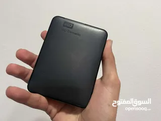  3 سماعة كلاود 2 بحالة ممتازة , يد تحكم xbox , هاردسك خارجي, مراوح تبريد