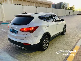  9 Hyundai santafe 2015 GCC family car very clean  160000 km  7 seats family car Very clean