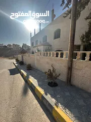  3 بيت طابقين للبيع