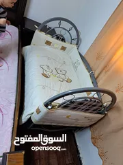  24 عفش نظيف بداعي الترحيل للبيع المستعجل بسعر جيدمكون من خزانه وكومدينه عدد 2وتخت مجوز مع فرشه