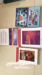  3 كتب طبية و غير طبية للبيع Medical and non medical books for sale
