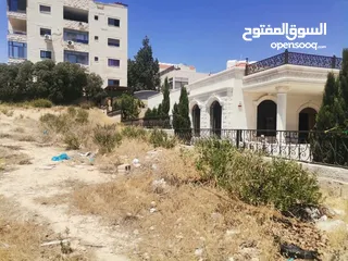  6 قطعة ارض تصلح للفلل والاسكانات ( موقع مميز / سعر مغري )