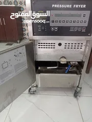  3 عده مطعم بروست للبيع