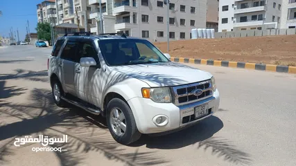  4 فورد اسكايب فل بفتحه فحص 3 جيد لون ابيض لؤلؤي بسعر مغري قابل للبدل