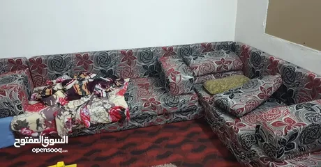  1 طقم فرشات بحاله جيده