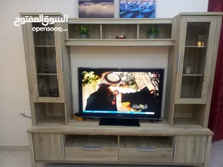  2 طاوله ومكتبه+ تلفاز