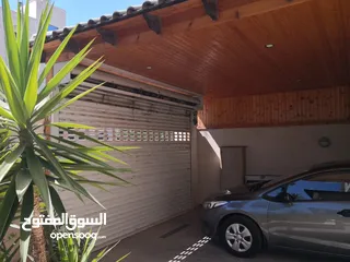  3 قطعة ارض 716م2 عليها عمارة اربعة طوابق وقبو في الصويفية