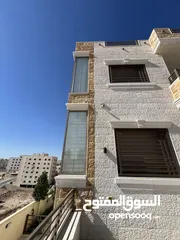  15 فيلا شبه قصر للبيع 3 طوابق