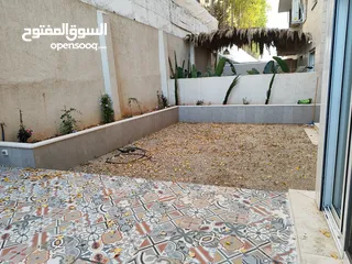  19 شقة مع حديققققة فخمه جديده مفروشة للإيجار في عين منجد