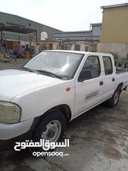  5 NISSAN PICKUP 2012