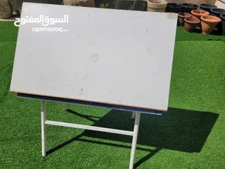  2 طاولة مرسم 105cm * 62cm مستعمل بحالة ممتازة