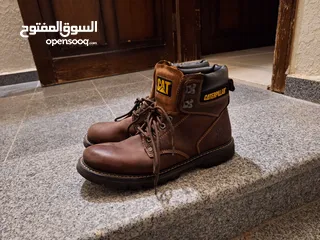  3 قفل دراجة ألماني  على البصمه و حذاء caterpillar الأصلي