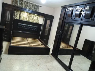  5 للبيع غرفة نوم ماستر تفصيل خشب زان ولاتيه 18 قشرة بلوط بحالة ممتازة