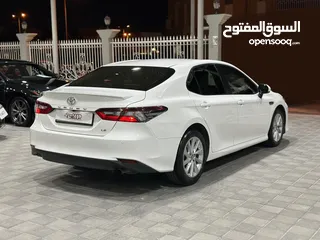 6 Toyota Camry LE