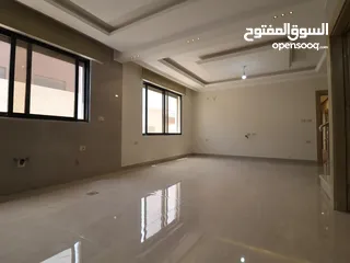  11 شقة طابق أخير مع روف (205م)داخلي (80م)ترس خارجي في أرقى مناطق ام حجير شفا بدران