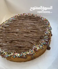  6 كيكة الكوكيز المحشية بحشوة الشوكلاتة بحجم 22سم تكفي ل6-8 اشخاص