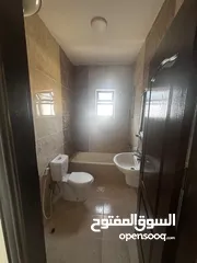  11 من المالك مباشرة شقه طابق اول في ابو عليا تشطيب جديد مساحة 100 متر عمر البناء 10 سنين