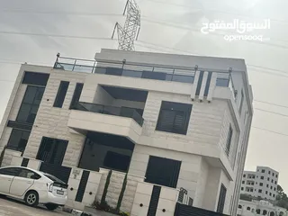 1 فيلا فاخرة مميزة للبيع ضاحية الامير علي موقع مميز وقريب من الخدمات 750 م بناء
