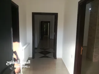  4 طابق مستقل من فيلا للايجار في ضاحية الرشيد مقابل فندق قصر الحرير
