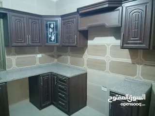  9 شقه للبيع ابونصير مطله على شارع الاردن