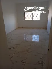  8 شقه للايجار