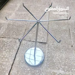  17 تم تنزيل السعر الى 150 دينار  ستاندات محل اكسسوارات وحقائب بسعر حرق