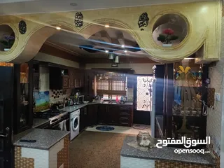  10 منزل مستقل للبيع السلط الصافح بجانب مسجد حفصه ومدرسة آمنه بنت وهب