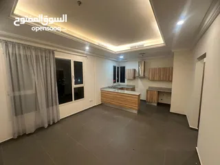  5 لللايجار عمارة بالسالمية44 شقة - For rent, a building in Salmiya consisting of 44 apartments -