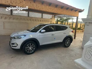  16 هونداي توسان وارد الشركة الردنيه فل كامل بنوراما مالك واحد من الوكالة