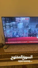  1 شاشة مكسورة من الزاوية وشغالة